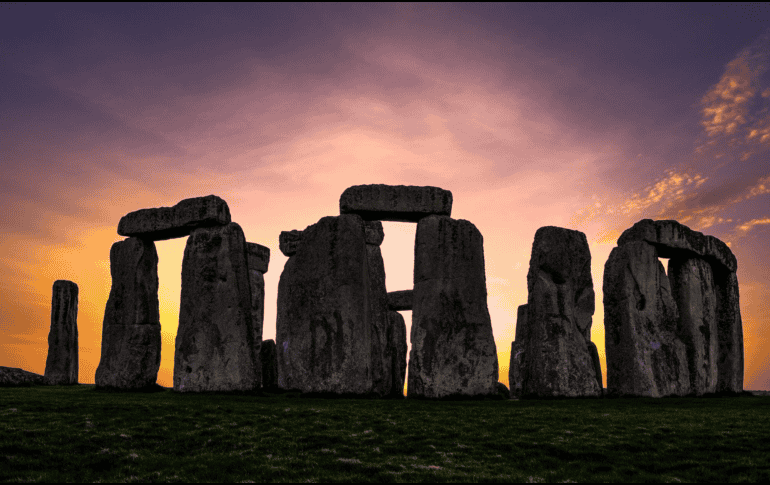  El misterio de Stonehenge continúa intrigando a generaciones presentes y futuras, manteniendo viva la fascinación por este monumento megalítico que, a través de los milenios, sigue desafiando nuestro entendimiento y dejando una huella indeleble en la historia de la humanidad. FACEBOOK/Stonehenge