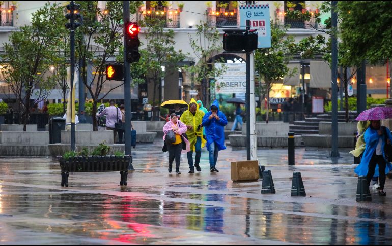 Las lluvias podrían continuar durante las primeras horas de la mañana del lunes. EL INFORMADOR/ ARCHIVO.