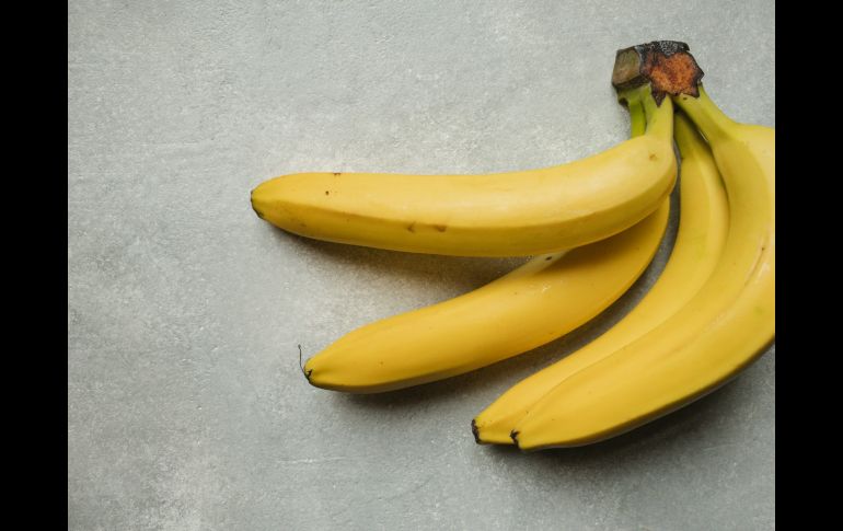 Lo antioxidantes que contiene el plátano pueden disminuir el riesgo de enfermedades cardiovasculares y cáncer. Unsplash