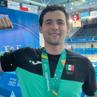Jorge Iga, nadador mexicano, consigue su pase a París 2024 y rompe récord