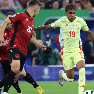 España alcanza los octavos de final con paso perfecto tras derrotar a Albania