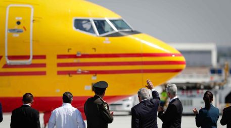 El presidente Andrés Manuel López Obrador en el arribo del avión de carga de DHL al Aeropuerto Internacional Felipe Ángeles (AIFA) el 28 de febrero del 2023. EL INFORMADOR / ARCHIVO