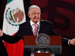 El Presidente Andrés Manuel López Obrador promete defender el litio mexicano de la explotación extranjera este jueves durante su conferencia matutina. EFE / M. Guzmán