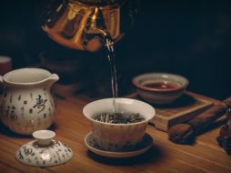 Incorporar una taza de té verde en tu rutina diaria puede traer numerosos beneficios. Pixabay.