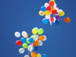 En el análisis de la propuesta de ley, se indica que los globos suelen soltarse comúnmente en bodas, funerales, eventos deportivos, graduaciones y celebraciones de varios tipos. ESPECIAL / Foto de Ankush Minda en Unsplash