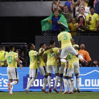 Brasil golea a Paraguay en la Copa América