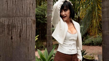 Susana Zabaleta asegura que las mujeres “cambian el mundo”, y que ella lo hace a través de la música y los boleros, con los que se presentará el jueves en el Lunario del Auditorio Nacional. EFE/ José Méndez