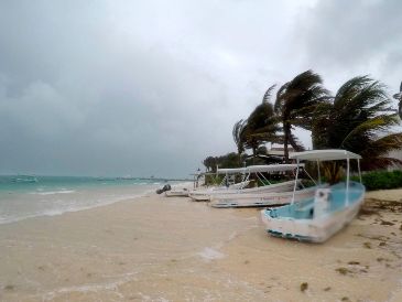 Debido al acercamiento del huracán "Beryl", la tarde de ayer lunes, la gobernadora Mara Lezama informó que se cambiaba la alerta azul a verde en esa entidad. EFE / ARCHIVO