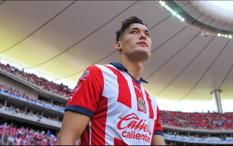 El joven jugador de las Chivas de Guadalajara podría estar viviendo sus últimos días con la camiseta rojiblanca./ IMAGO