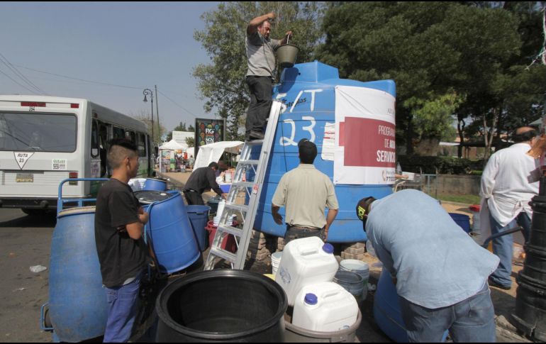 Se entregarán más de 10 mil tinacos de agua debido a los recortes y la escasez de la misma. SUN/ARCHIVO