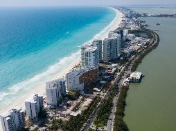 Ya han sido evacuadas familias que habitan las localidades de Punta Herrero y Santa Elena, en Felipe Carrillo Puerto, mientras que esta tarde replicarán la medida en Punta Allen, en Tulum y en la zona de Mahahual hasta Xcalak. AFP / ARCHIVO