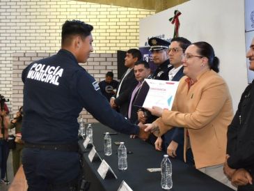 Se trata del curso Derechos Humanos y Desaparición de Personas, el cual tomaron 113 elementos de las comisarías de la Zona Metropolitana de Guadalajara y del estado agrupados en la Coordinación General Estratégica de Seguridad. ESPECIAL
