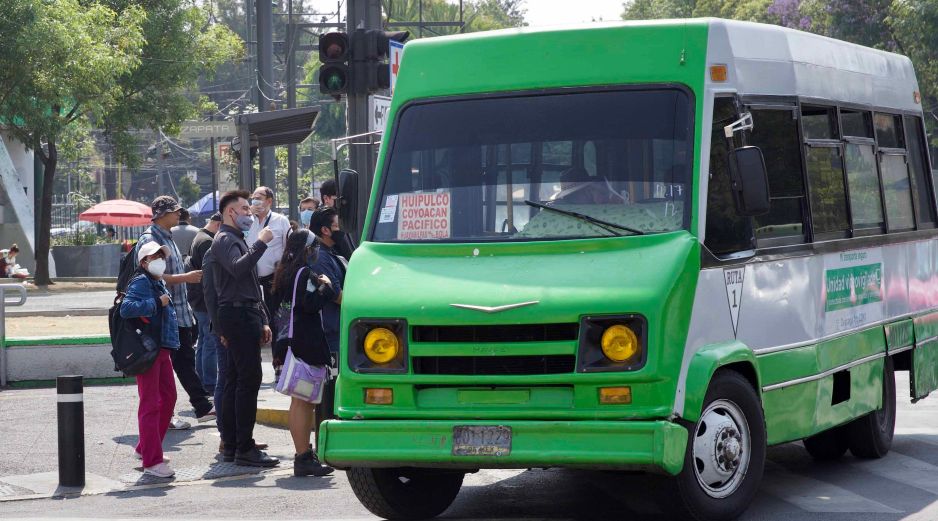 Los Microbuses son icónicos simbolos del paisaje urbano de la CDMX. EL INFORMADOR / ARCHIVO