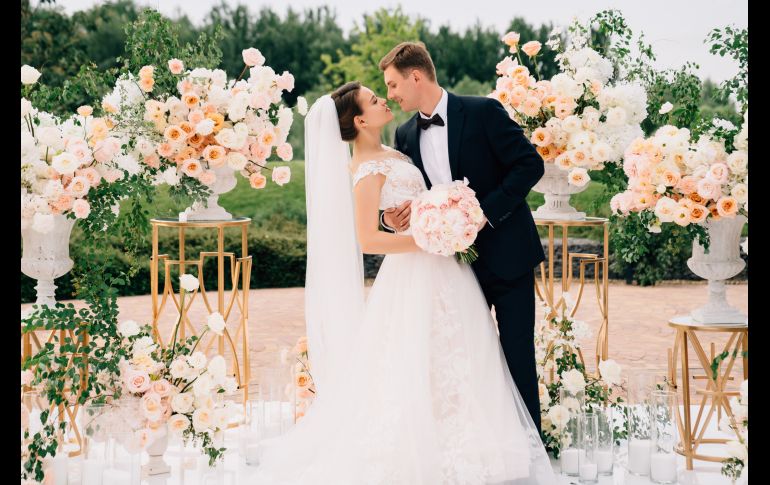 Desde espectáculos luminosos con drones hasta invitaciones de realidad aumentada, las posibilidades son tan emocionantes como el amor que se celebra el día de tu boda. ISTOCK GETTY IMAGES/ Especial