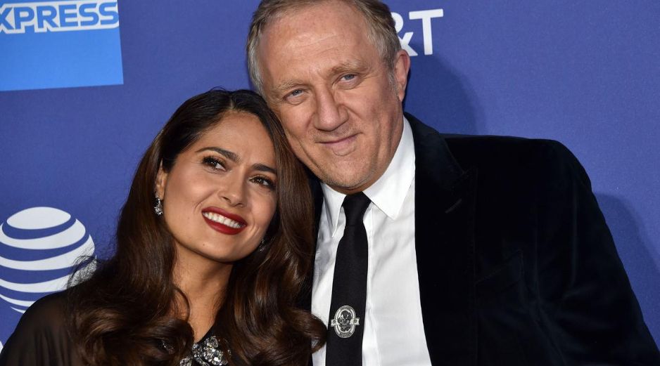 Se estima que la fortuna de Pinault es de 31.6 millones de dólares. En la fotografía, el hombre de negocios junto a su esposa Salma Hayek. AFP / ARCHIVO