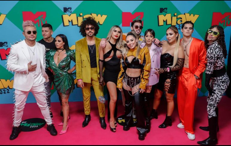 Lasso, El Malilla, Danny Ocean, fueron sólo algunos de los artistas que desfilaron en la famosa alfombra roja de los MTV Miaw. EFE/ Isaac Esquivel