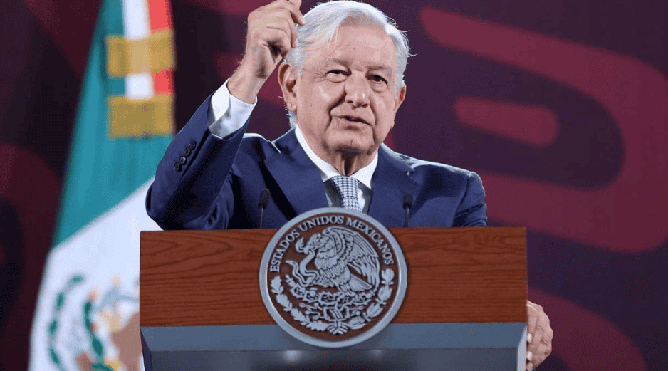 El Presidente de México, Andrés Manuel López Obrador, se declaró inocente ante acusaciones de violencia de género e invitó a revisar con detenimiento sus conferencias matutinas. SUN / ARCHIVO