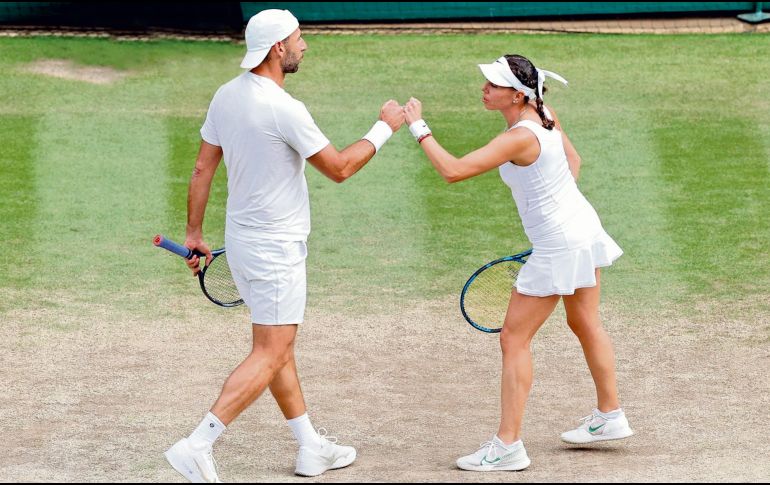 Santiago González y Giuliana Olmos alcanzaron la final de dobles mixtos en Wimbledon, primera vez para una dupla mexicana. EFE