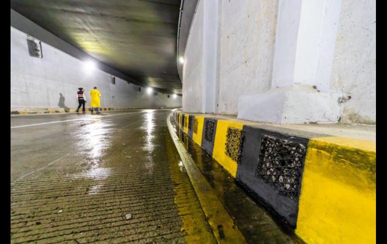 Si las bombas de desalojo pluvial no funcionen y el agua supere el nivel del machuelo, el sistema emitirá una señal visual y auditiva para alertar a las y los automovilistas del riesgo de cruzar. CORTESÍA