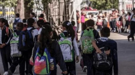 Diversas autoridades estatales están implementando programas diseñados para ayudar a los padres y tutores de estudiantes de educación básica. EL INFORMADOR/ ARCHIVO.