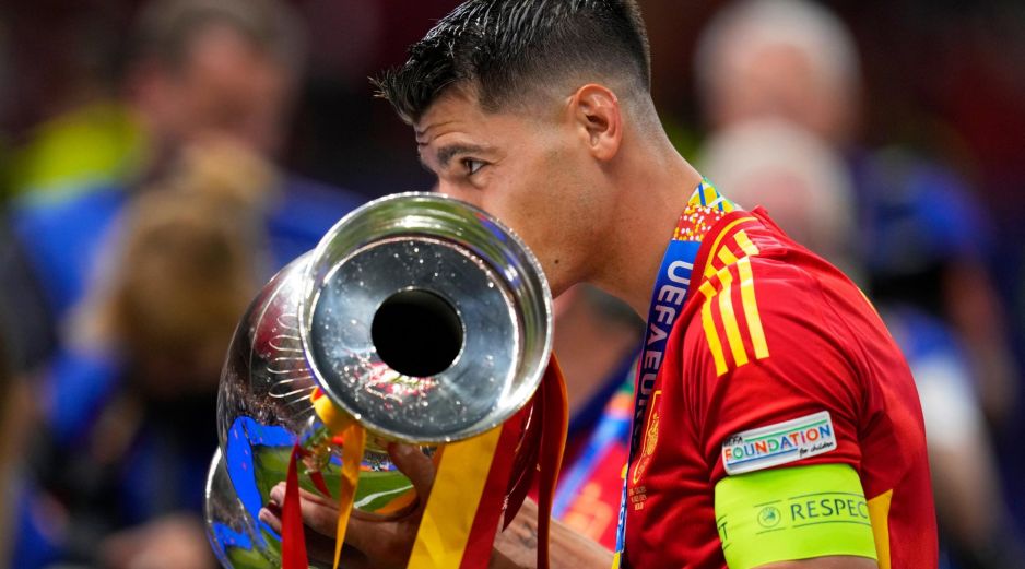 Morata y Rodri lideraron a miles de aficionados cantado 