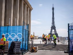 Preparativos para la ceremonia de inauguración de los Juegos Olímpicos, que arrancarán el 26 de julio. EFE/C. Petit