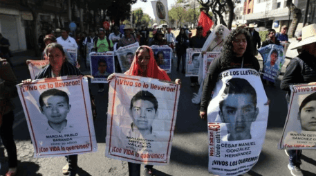 AMLO reconoció la responsabilidad del Estado en la desaparición de los estudiantes de Ayotzinapa, el 26 de septiembre de 2014. NOTIMEX/ARCHIVO.