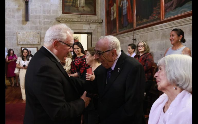 Los comunicadores galardonados con esta distinción fueron Felícitas Regalado Ángel, Felipe Cobián Rosales y Jorge Humberto González Bravo, todos con una larga trayectoria en medios de comunicación en el estado. ESPECIAL