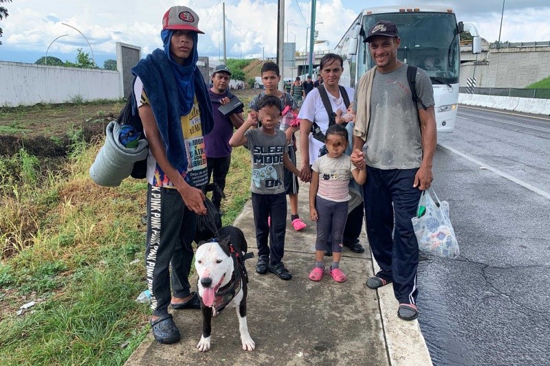 Unos dos mil migrantes en su mayoría de Centro y Sudamerica salieron en caravana con el objetivo de llegar a Estados Unidos. SUN / RDB