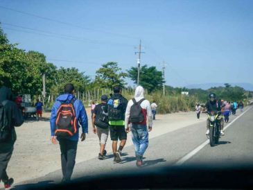 Los migrantes pasaron sin obstáculos dos puntos de inspección. SUN / ARCHIVO