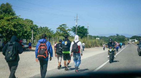Los migrantes pasaron sin obstáculos dos puntos de inspección. SUN / ARCHIVO