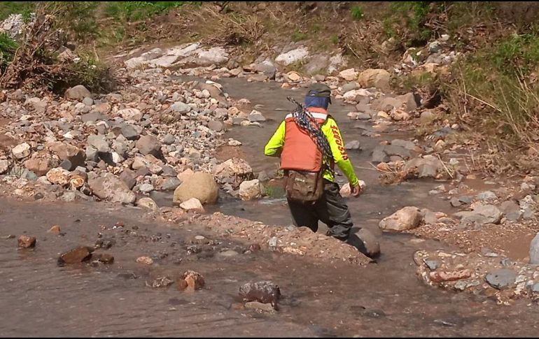 Las autoridades han pedido a la población a no transitar por arroyos y cuerpos de agua en esta temporada de lluvias. ESPECIAL / X: @PCJalisco