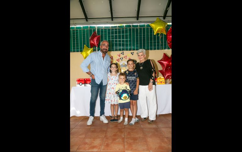 José Carlos Balcázar, Camila Balcázar, Rodrigo Balcázar, Diego Balcázar y Martha Morales. GENTE BIEN JALISCO/ Jorge Soltero