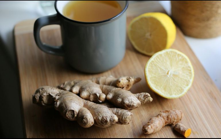 Para preparar esta infusión solo debes hervir una cucharada de jengibre rallado. IMAGO7.