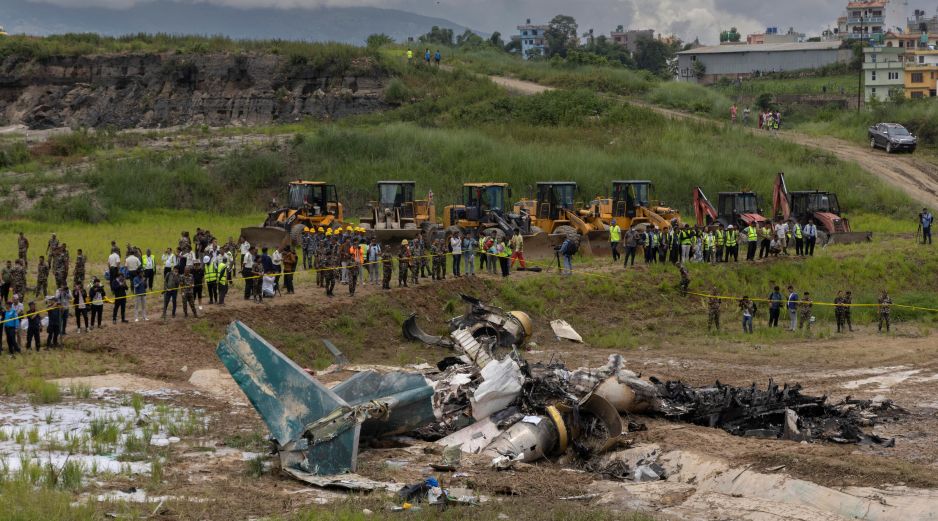 El avión se siniestró cuando intentaba despegar desde el aeropuerto de Katmandú. EFE/N. Shrestha