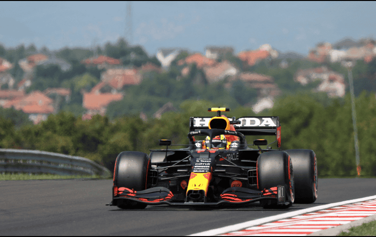 El mexicano Checo Pérez sumó 6 puntos, pero bajó en la clasificación. AFP / ARCHIVO