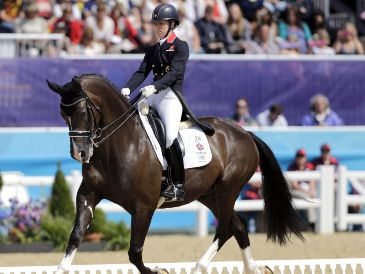 La jinete Charlotte Dujardin, que iba a competir en doma individual y por equipos, será sustituida por Becky Moody en la segunda modalidad. EFE / ARCHIVO