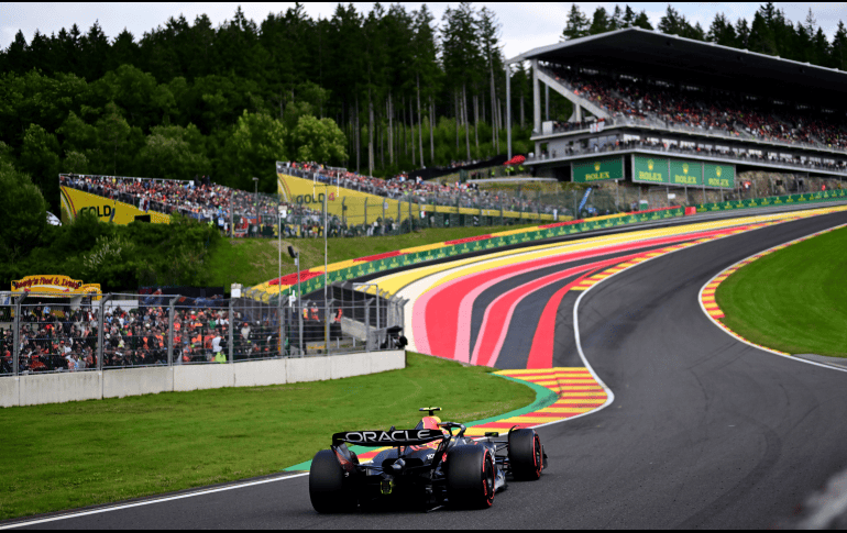 El mexicano Sergio ''Checo'' Pérez correrá su decimocuarta carrera de 2024 con Red Bull en el GP de Bélgica. AFP / ARCHIVO