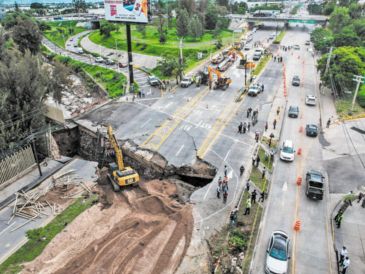 El hundimiento de López Mateos es de los más grandes registrados en la ciudad, afectando a una de las avenidas más importantes. EL INFORMADOR/ A. Navarro