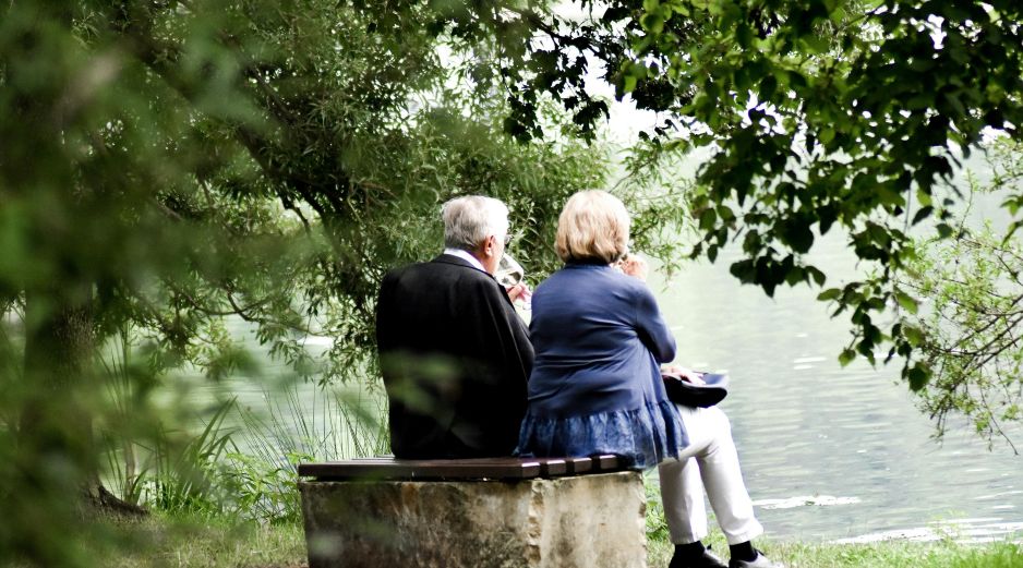 El Día de los Abuelos es una celebración importante, debido a que es una fecha en la que puedes hacer sentir especiales a estos miembros de la familia. Unsplash