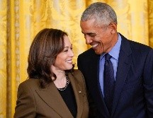 Los Obama compartieron una llamada con Kamala Harris en la que le mostraron su apoyo para contender por la Presidencia de los Estados Unidos. AP / ARCHIVO
