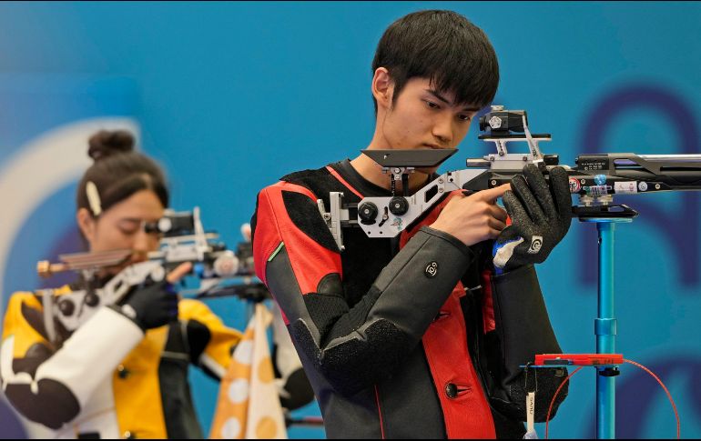 La dupla china se ha posicionado como los actuales campeones mundiales y ahora también campeones olímpicos. AP