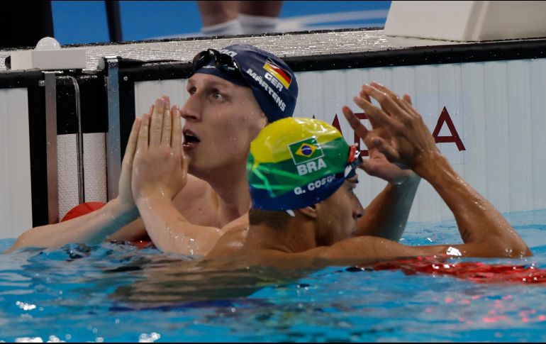 El alemán Märtens rompió la maldición que parecía perseguir a Alemania y 36 años después hizo sonar el himno germano en homenaje a un nadador masculino.  EFE /Lavandeira Jr.