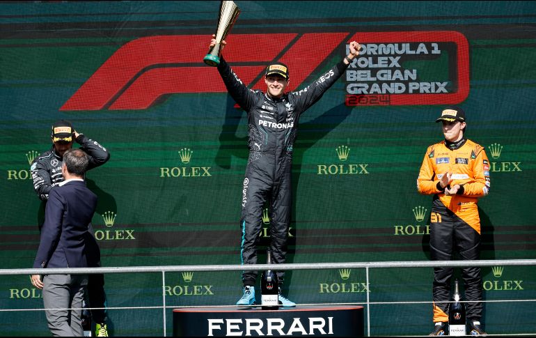 En una gran batalla por el primer lugar, los pilotos de Mercedes hicieron el 1-2, teniendo como gran ganador del Gran Premio de Bélgica a George Russell.  AP / G. Vanden Wijngaert