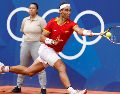 Nadal recibió una ovación de pie de los espectadores que lo veían en la pista del Philippe Chatrier. EFE / J. Martin