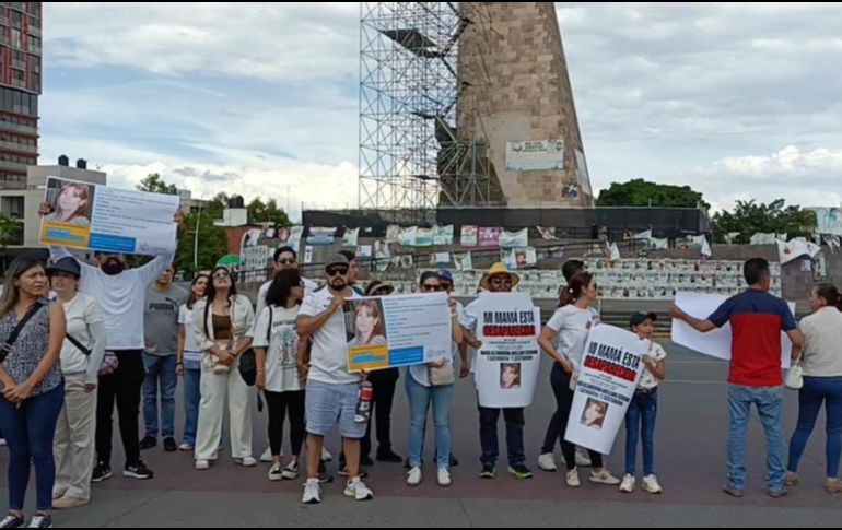 El punto de reunión fue en la Glorieta Niños Héroes, también llamada Glorieta de las y los desaparecidos, a las 15:00 horas. ESPECIAL