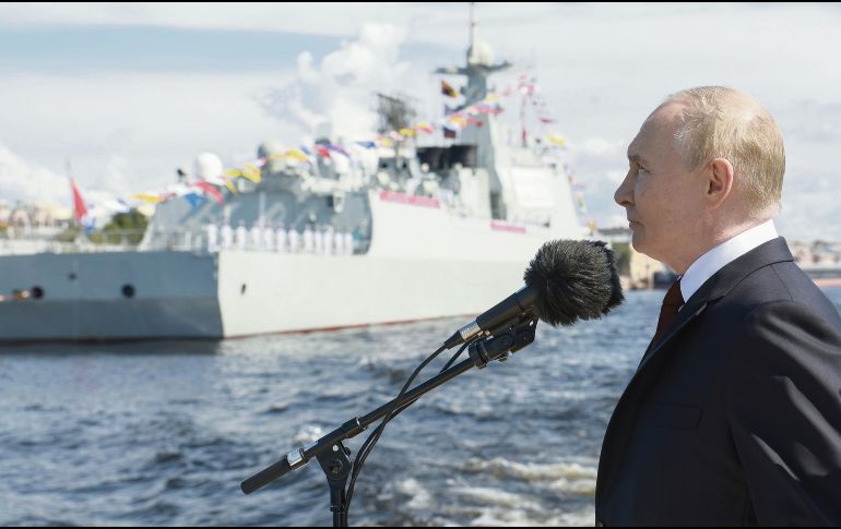 Vladimir Putin mostró el “músculo” militar ruso en el Mar Negro. AP