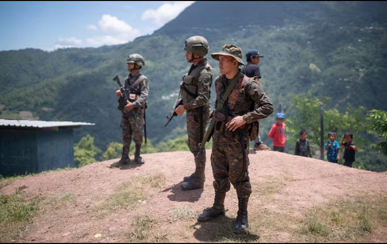 Miles de mexicanos han huido desde el sur en busca de refugio debido a la violencia de grupos del narcotráfico. AP / S. BILLY