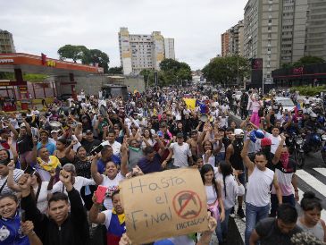 Miles de manifestantes marcharon contra los resultados oficiales de las elecciones que declaran ganador al presidente Nicolás Maduro. AP / M. Delacroix