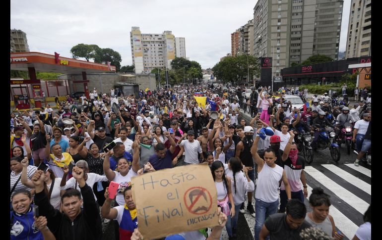 Miles de manifestantes marcharon contra los resultados oficiales de las elecciones que declaran ganador al presidente Nicolás Maduro. AP / M. Delacroix